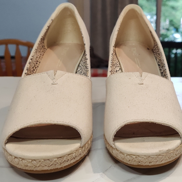 TOMS "MICHELLE" WOMEN'S 3.5" WEDGE HEAL OFF-WHITE CANVAS SHOES SIZE 11M - Picture 3 of 9